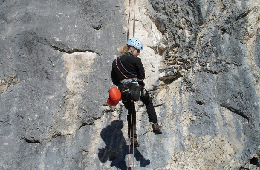 abseil, climb, climber-243141.jpg