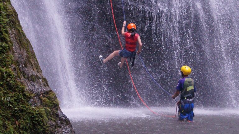 Escalada en barrancos o barranquismo